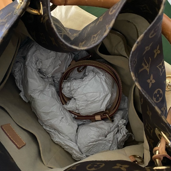 Louis Vuitton Artsy MM Monogram Canvas Hobo Bag Brown - Picture 4 of 4